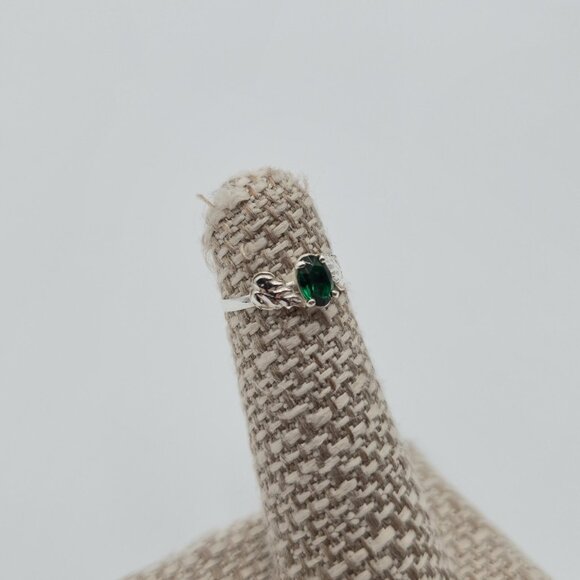 Size 3.25 Sterling Silver Green Glass Gem With Leaf Accents Ring A4317 - Picture 2 of 7